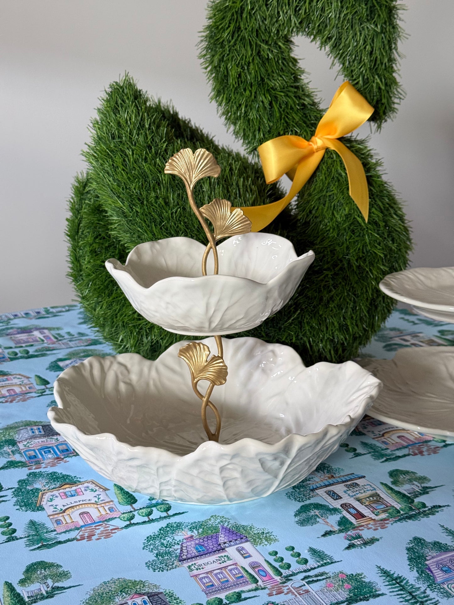 Bordallo Pinheiro Cabbage Two Tiered Stand – Beige Bowl Set