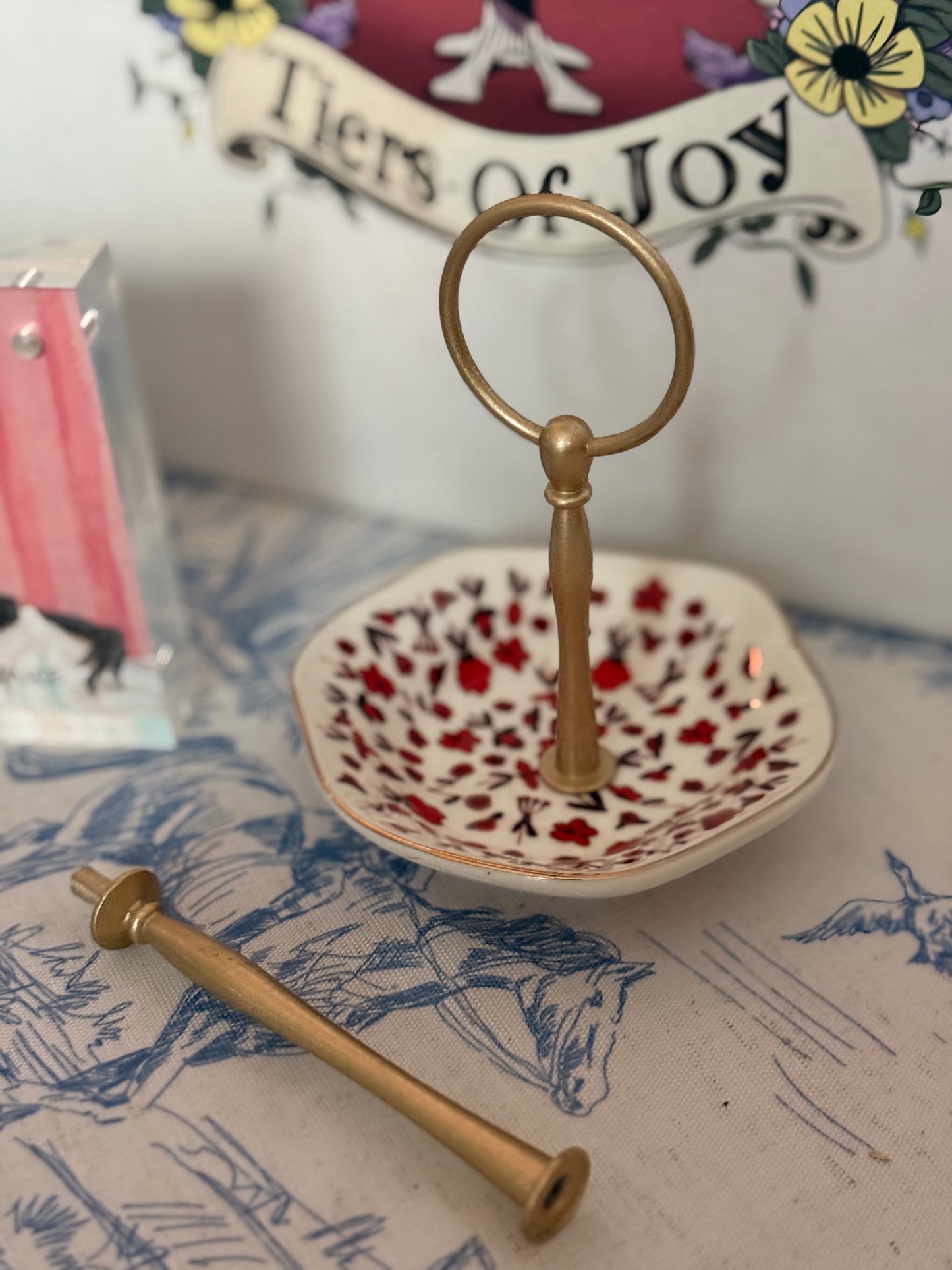 Signature Hardware: Brushed Gold Circle