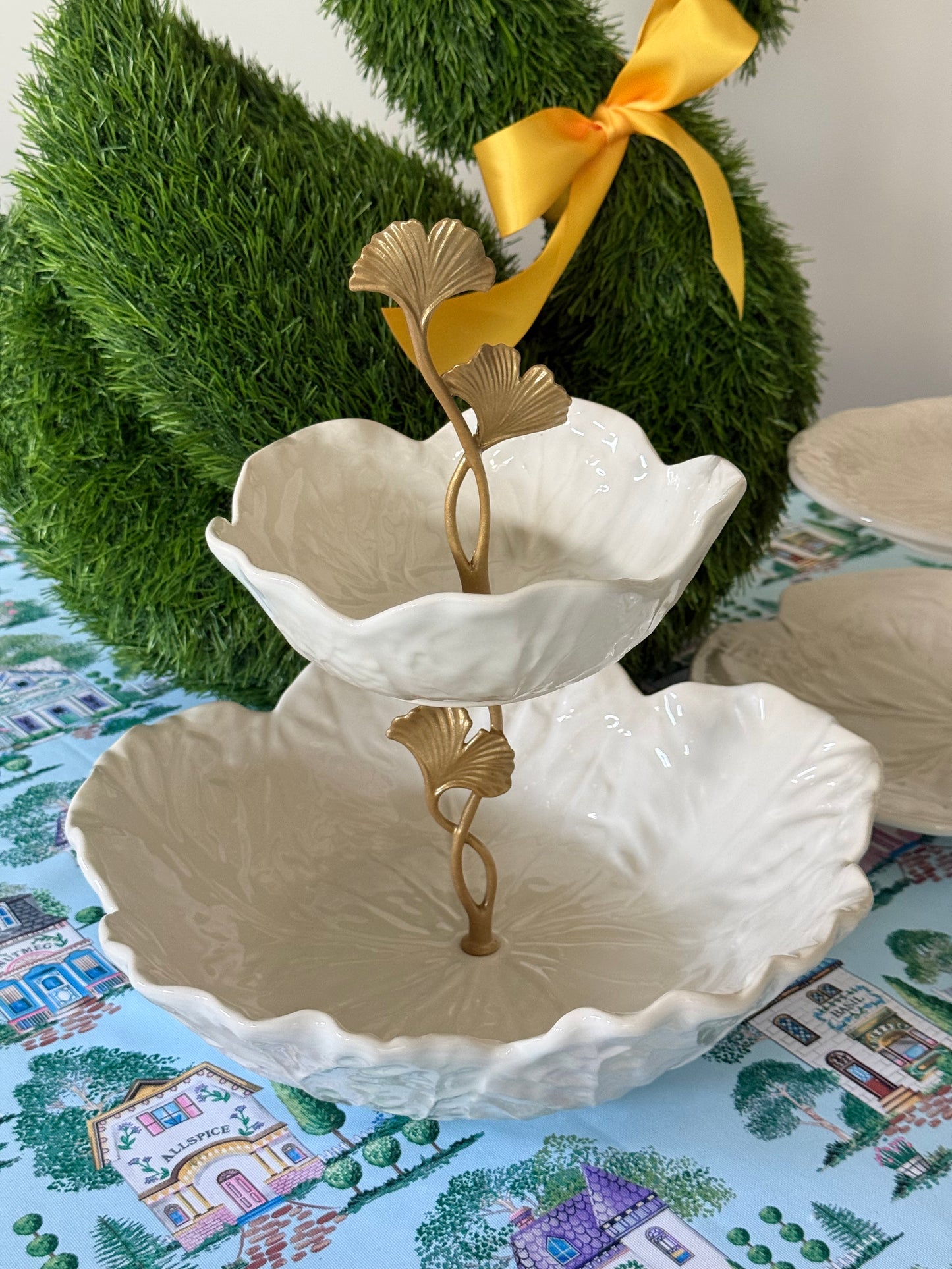 Bordallo Pinheiro Cabbage Two Tiered Stand – Beige Bowl Set