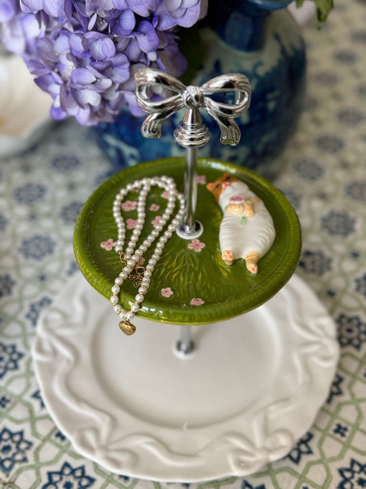 Garden Cat and Anthropologie Benedita Bows Two Tiered Stand