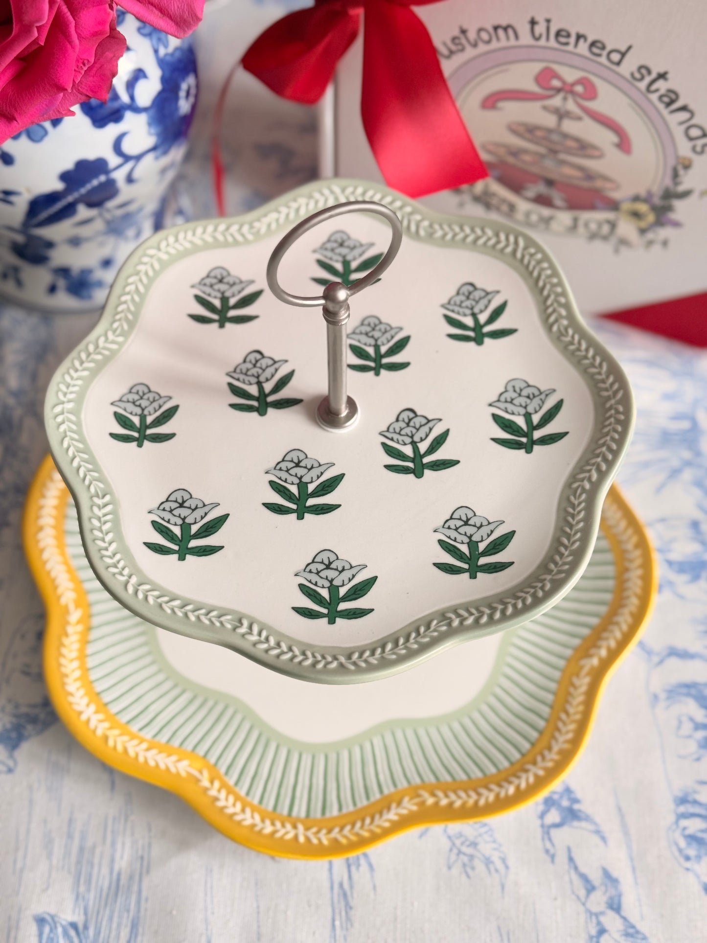 Wiggle Flowers Two Tiered Serving Stand