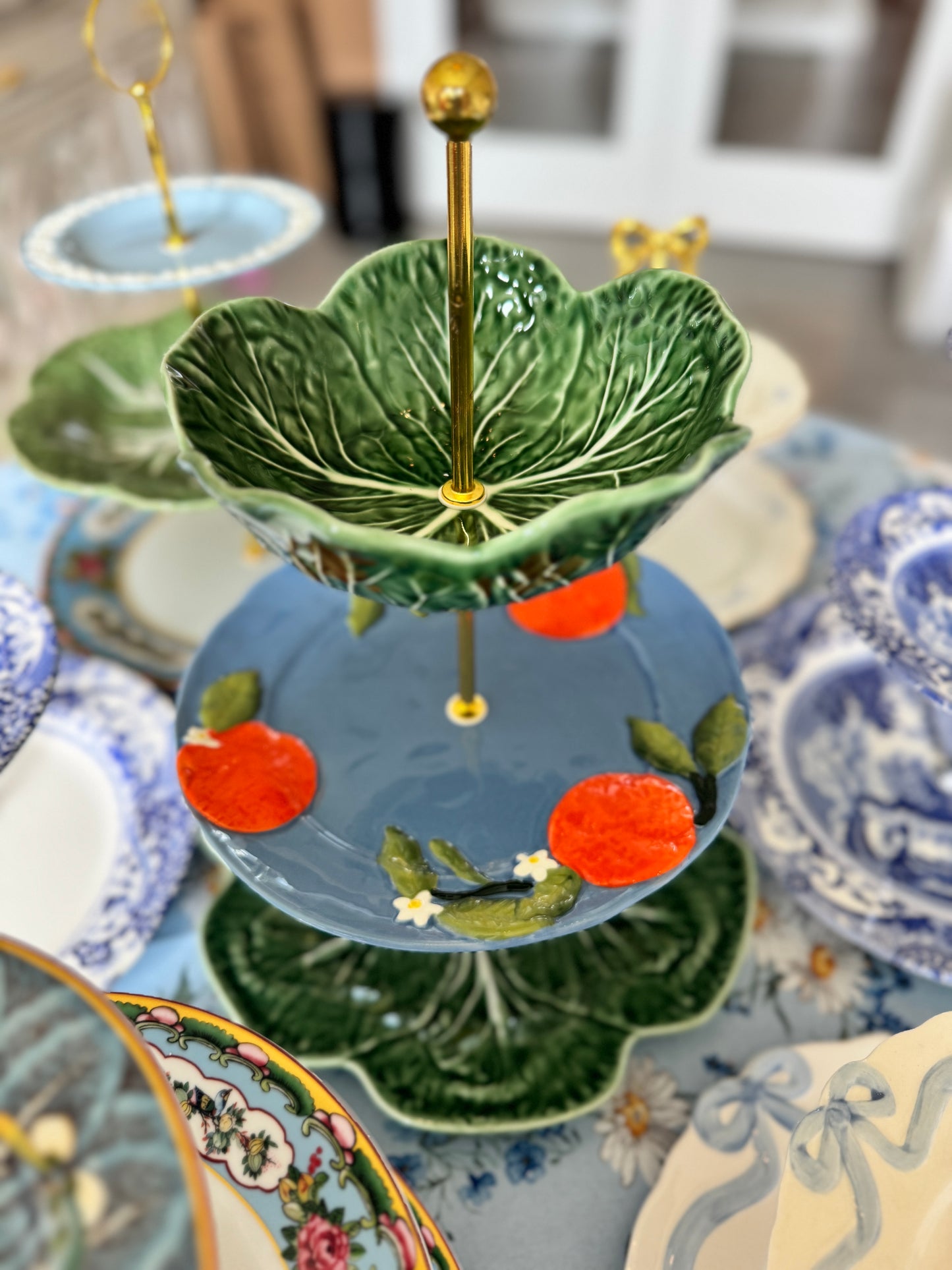 Bordallo Cabbage & Anthropologie Orange Tiered Stand – 3-Tier Fruit and Dessert Server