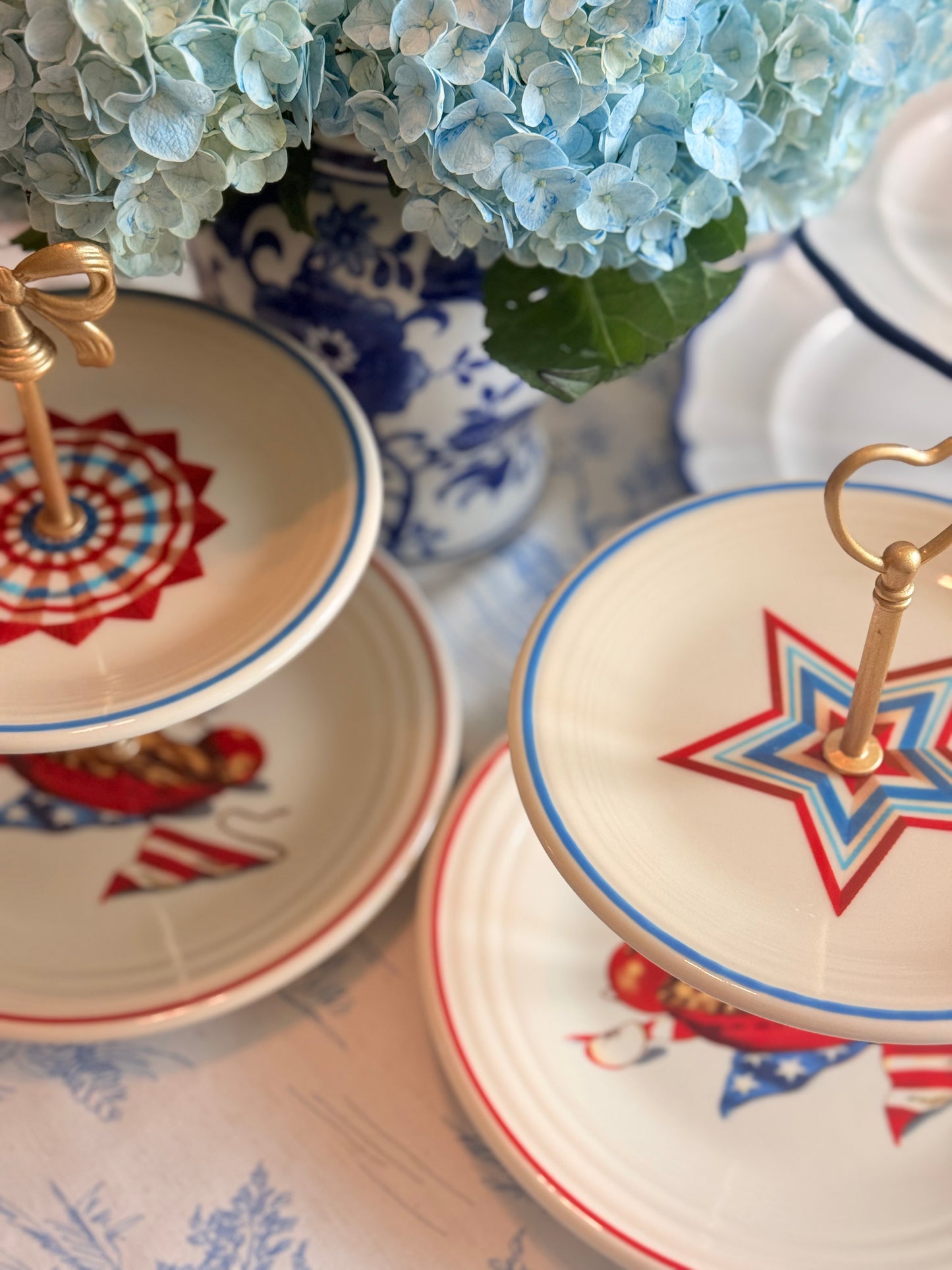 Fiesta Americana Patriotic Tiered Stand – Red White Blue Dessert Stand for 4th of July Entertaining (Apple Pie)