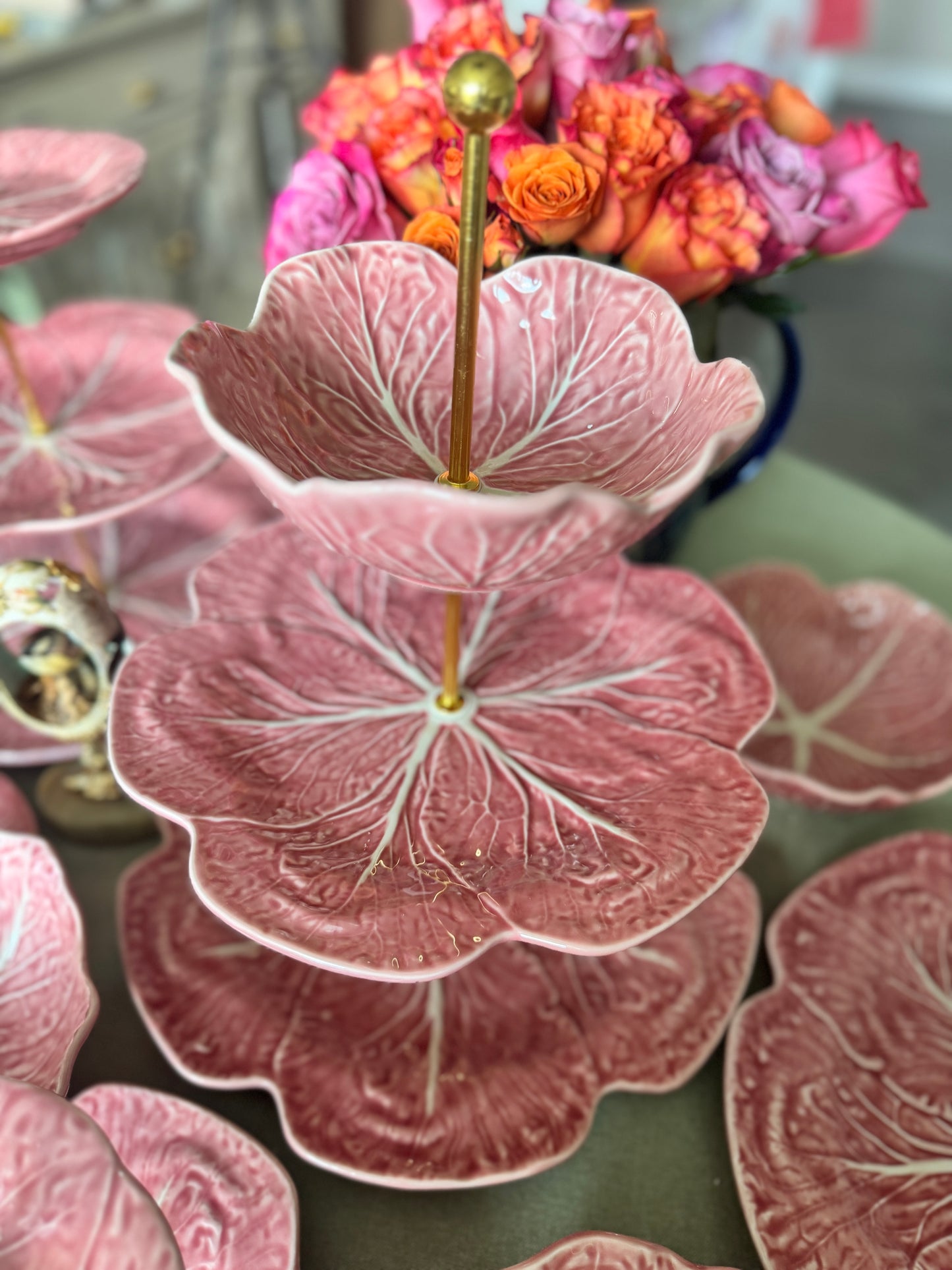 Pink Bordallo Pinheiro Cabbage 3-Tier Stand – Limited Edition with 12” Charger Base