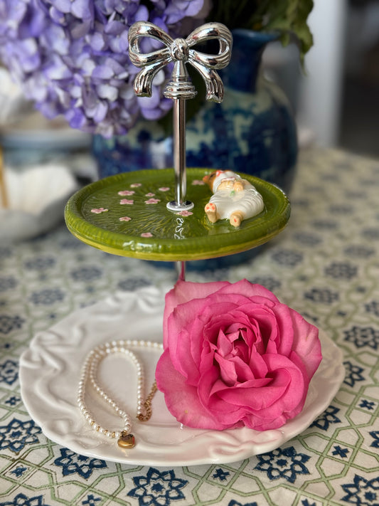 Garden Cat and Anthropologie Benedita Bows Two Tiered Stand