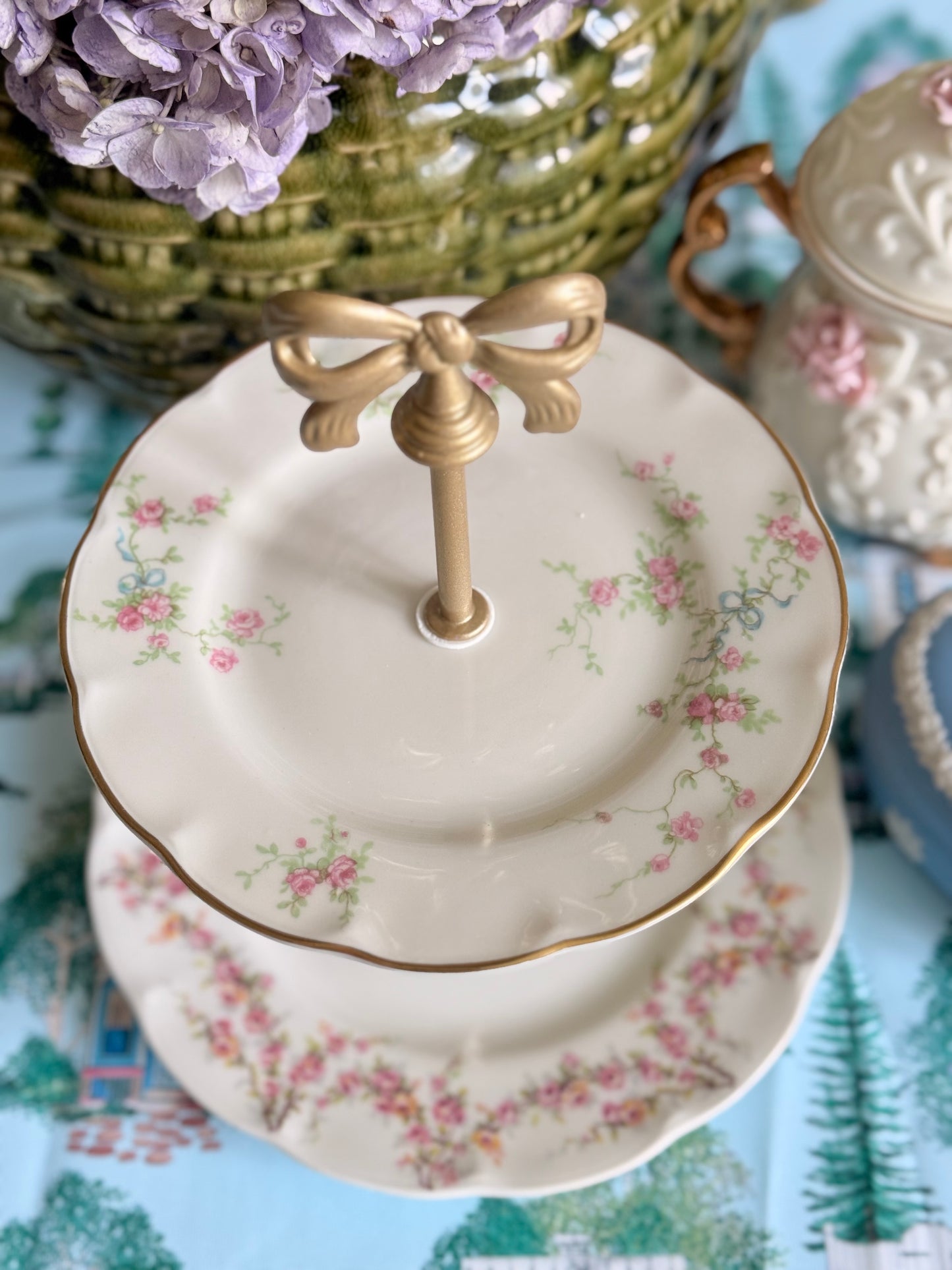 Theodore Haviland- New York Vintage Petite Tiered Stand- Bows and Garland