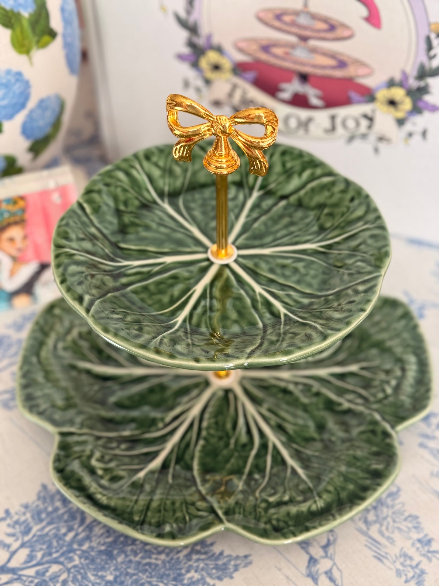 Bordallo Cabbage Tiered Stand – Two- Tier Leaf Design