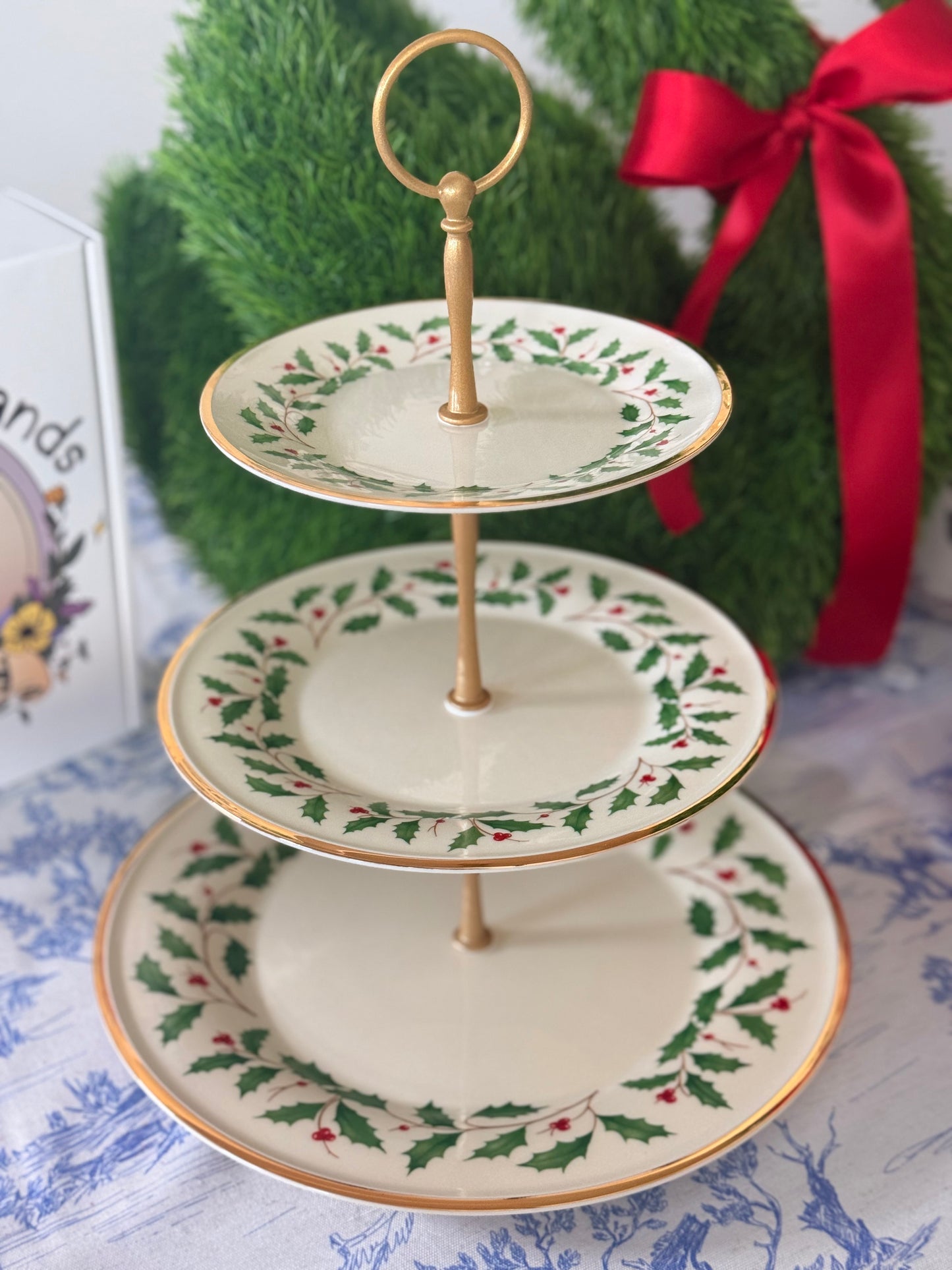 Lenox Holly - Christmas Three Tiered Stand