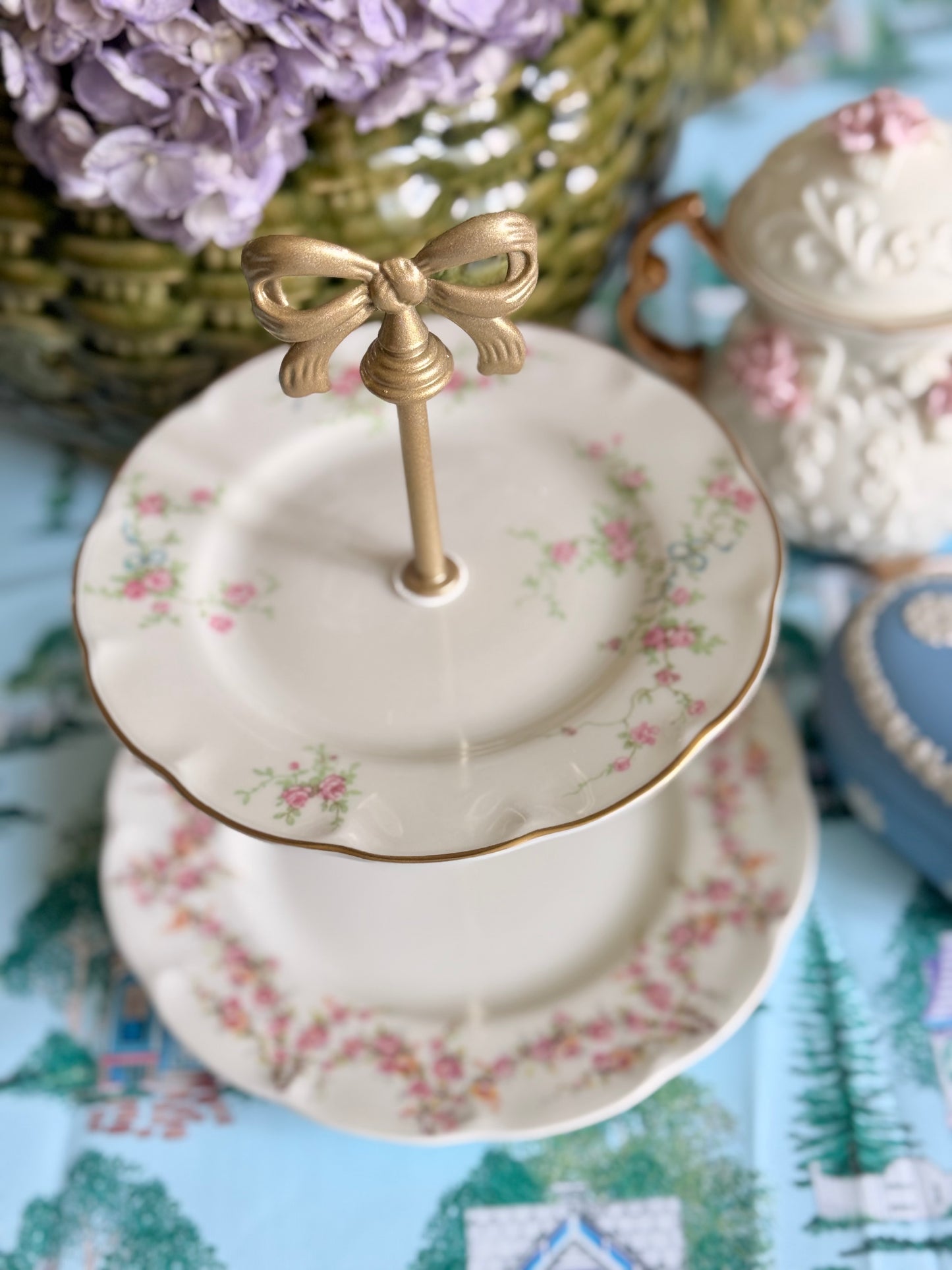 Theodore Haviland- New York Vintage Petite Tiered Stand- Bows and Garland