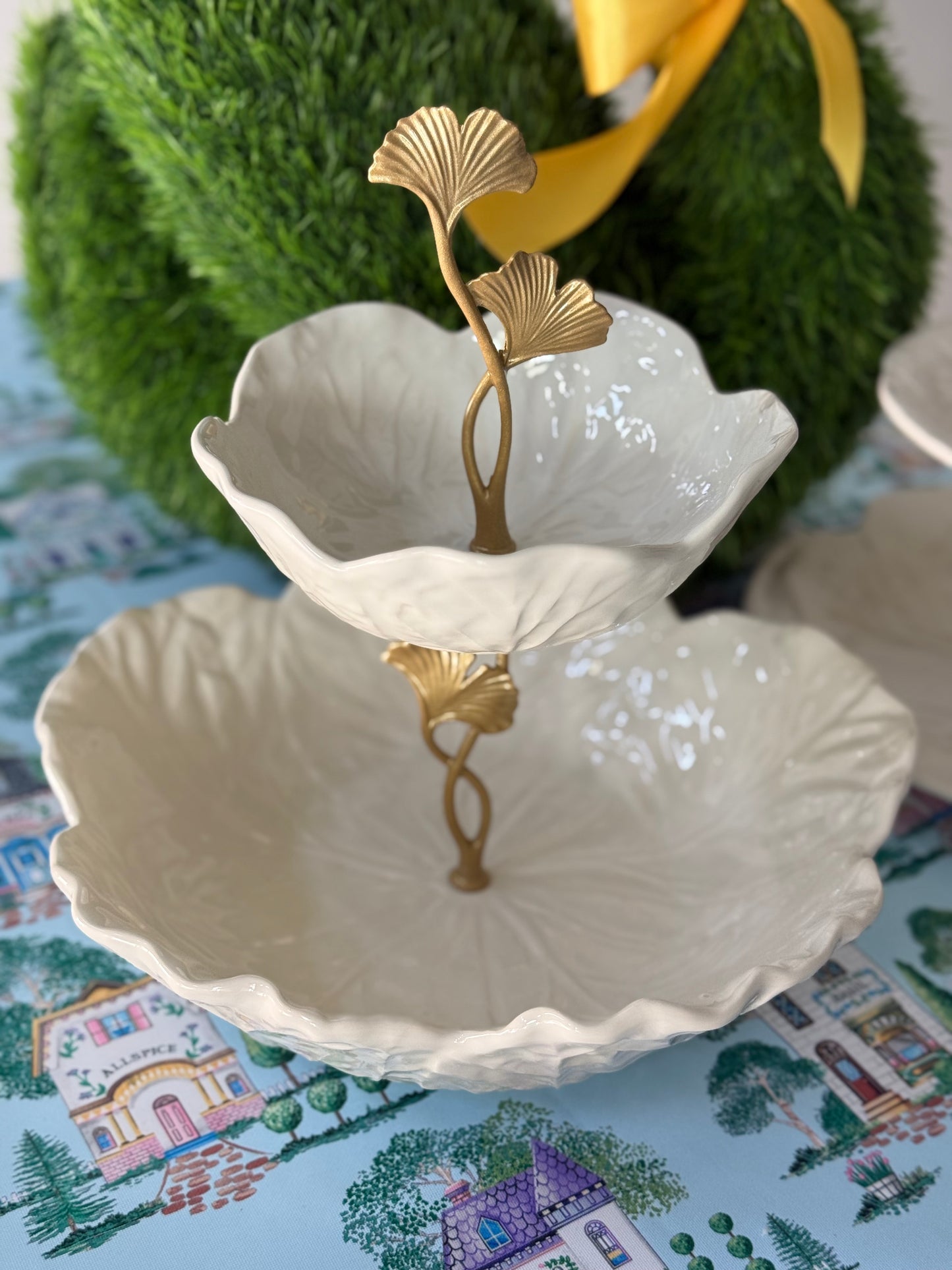 Bordallo Pinheiro Cabbage Two Tiered Stand – Beige Bowl Set