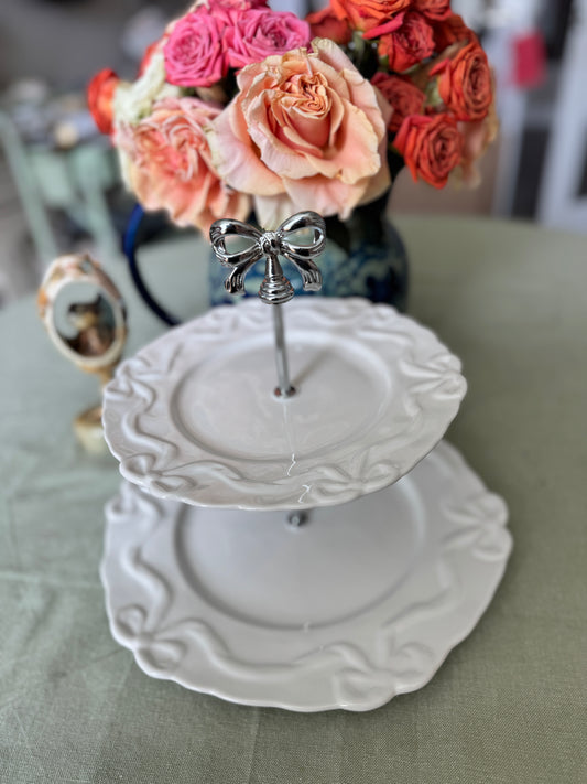 Anthropologie Benedita Bow 2-Tiered Stand – Classic White Serving Tray with Sculpted Bows